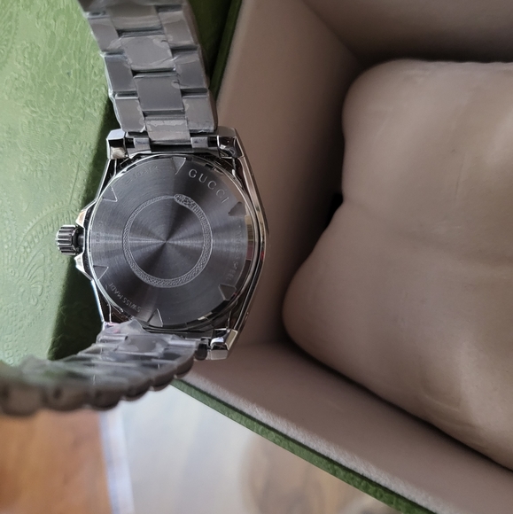 Authentic Gucci Dive Watch 42MM - Picture 7 of 8